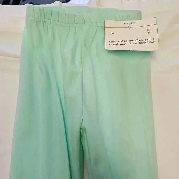 Girls Ruffled Pants - Picture 3 of 3